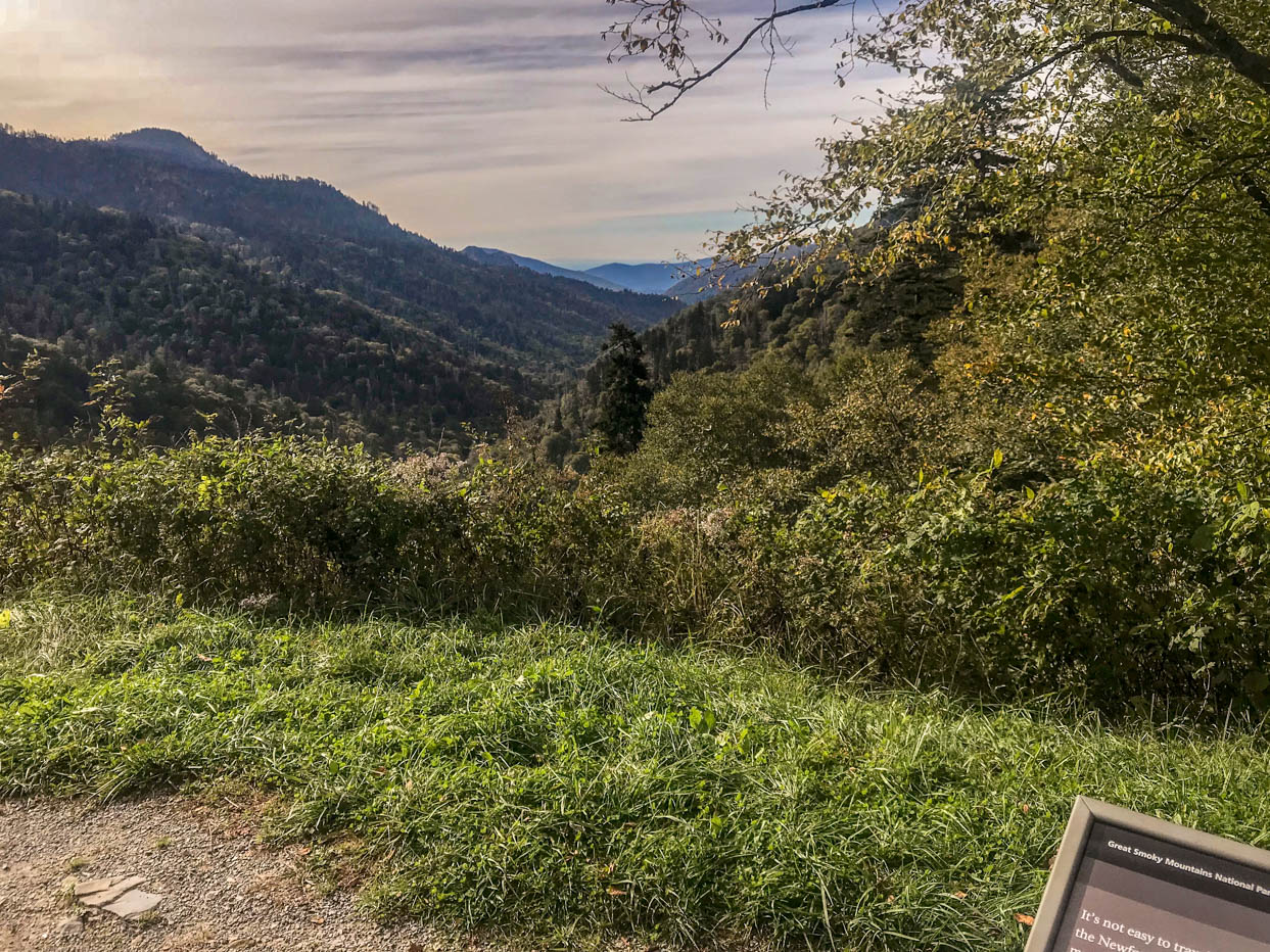 Mortons Gap Overlook - Must See Locations Along Newfound Gap Road at Great Smoky Mountains National Park #vezzaniphotography