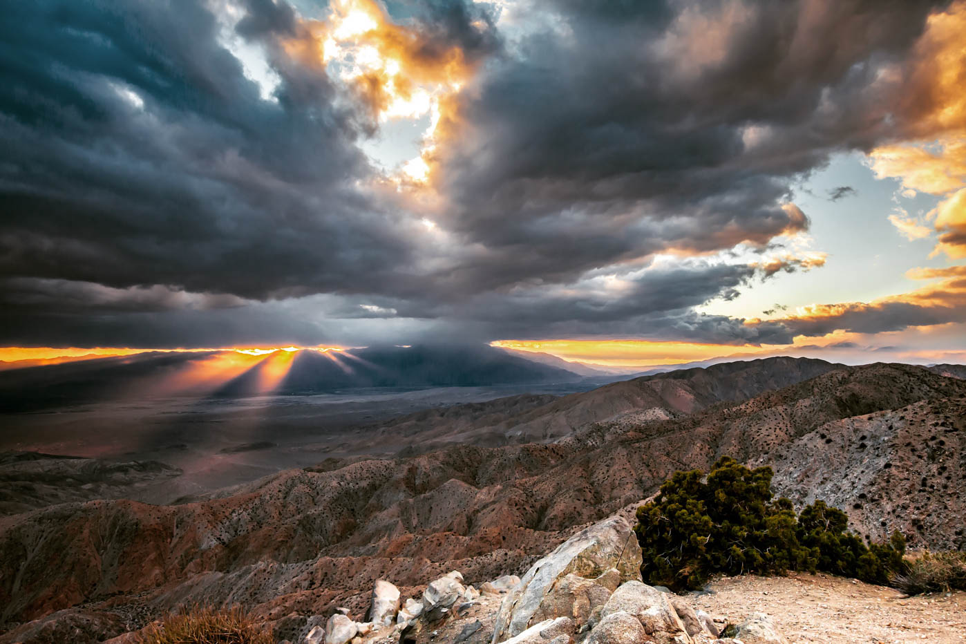 9 Must-see Locations at Joshua Tree National Park - Keys View #vezzaniphotography