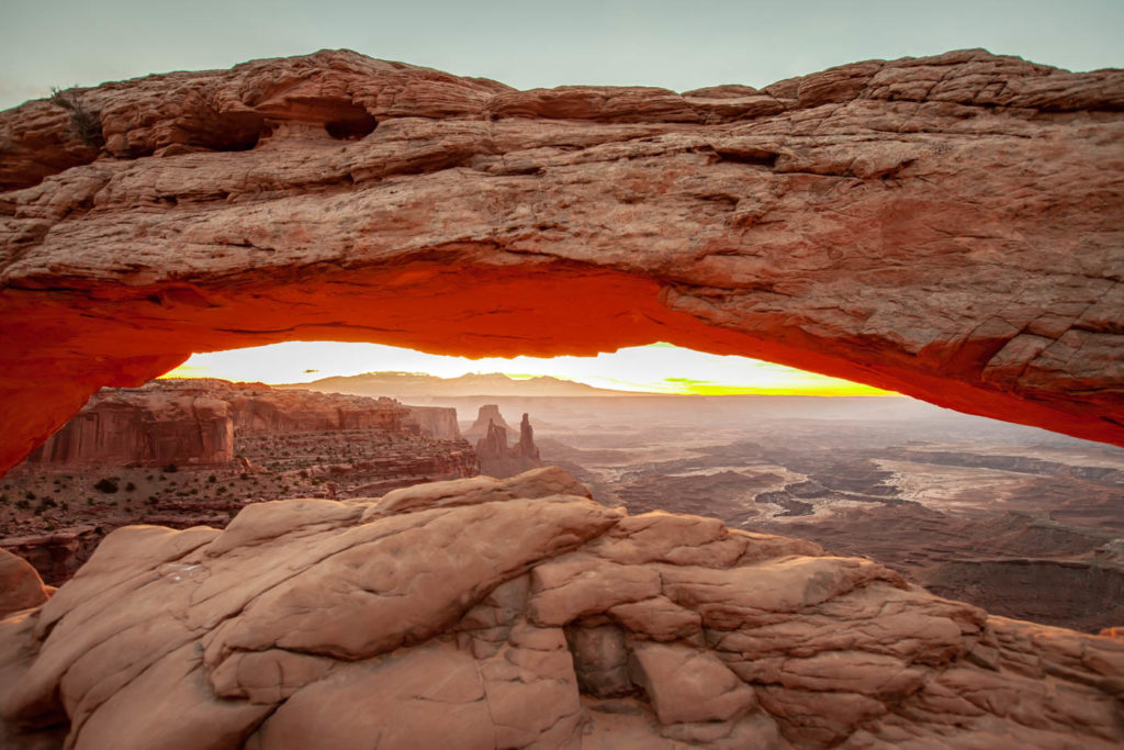 Photographing Mesa Arch at Sunrise in Canyonlands National Park #vezzaniphotography