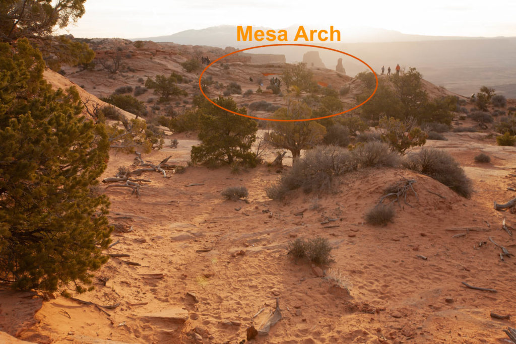 Photographing Mesa Arch at Sunrise in Canyonlands National Park #vezzaniphotography