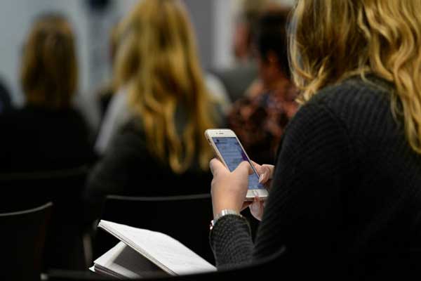 Conoce dama a hombre por WhatsApp, la cita y la violan Conoce dama a hombre por WhatsApp, la cita y la violan