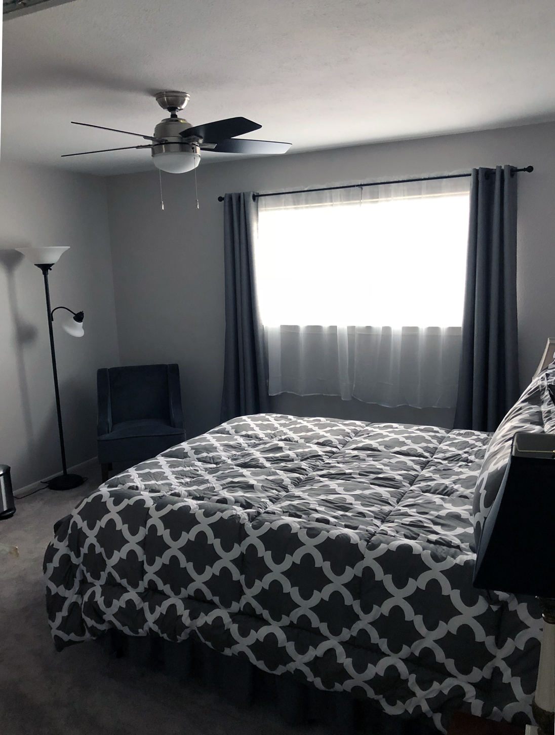 Airbnb private queen size bed, office ready room for rent near downtown San Antonio