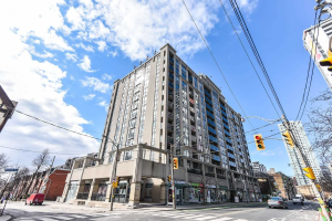 225 Wellesley St E, Toronto