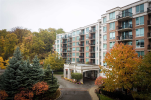 38 William Carson Cres 38 William Carson Cres