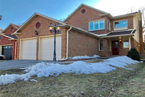 1218 Fieldstone Circ, Pickering