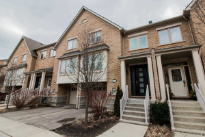 8900 Bathurst St, Vaughan