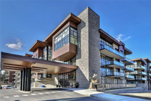 1575 Lakeshore Rd W, Mississauga