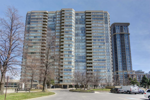 330 Rathburn Rd W 330 Rathburn Rd W