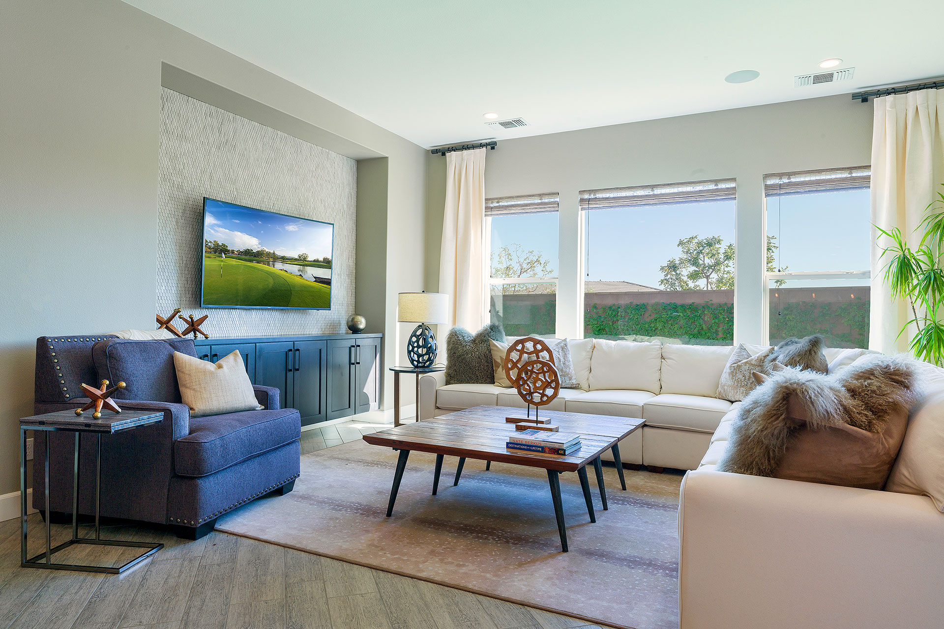 Empire Greens Resort Yard, Pool, Infinity Spa & Firepit | Photo 14