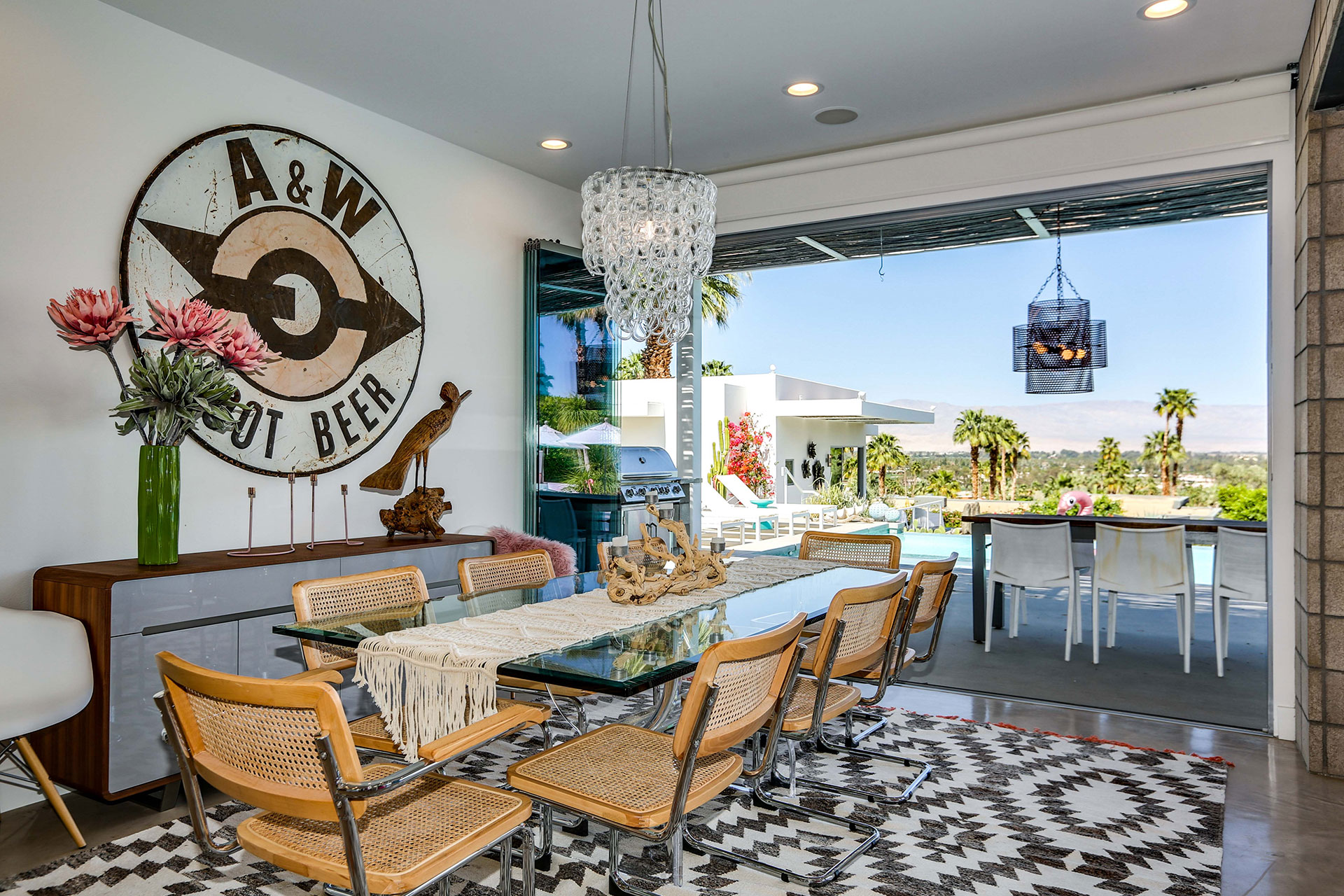 The Bird House of Rancho Mirage - A Swanky Poolside Paradise | Photo 25