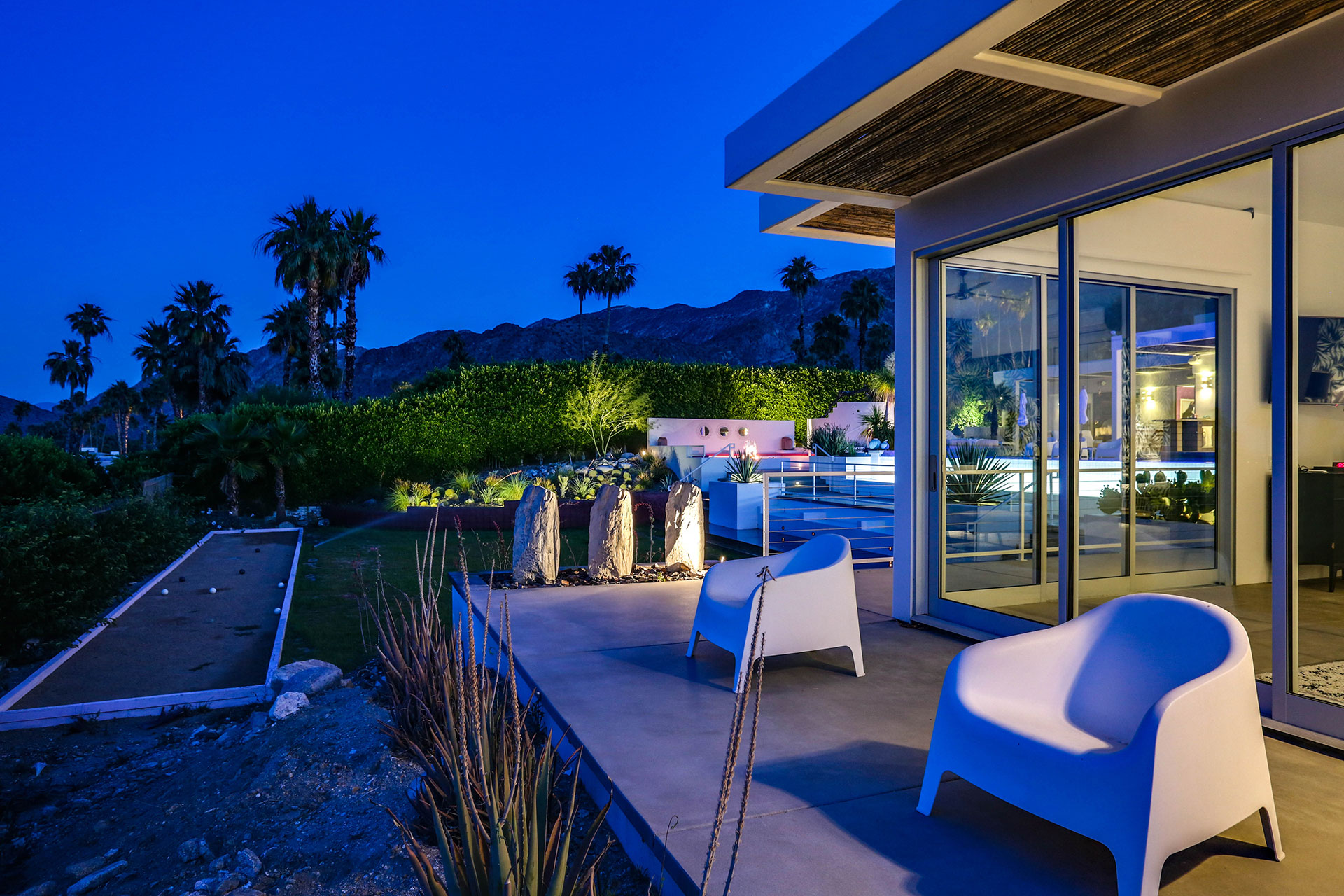 The Bird House of Rancho Mirage - A Swanky Poolside Paradise | Photo 46