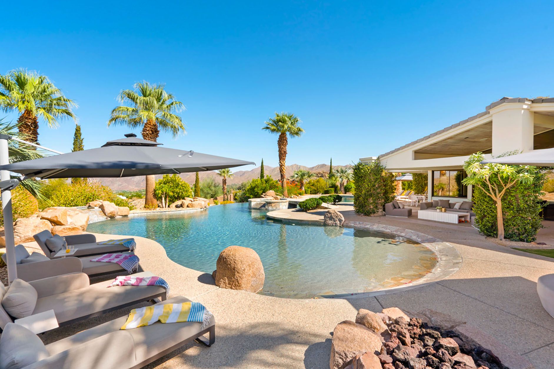 La Paz Estate 6300' 5 Acre Paradise, 360 Views! | Photo 7