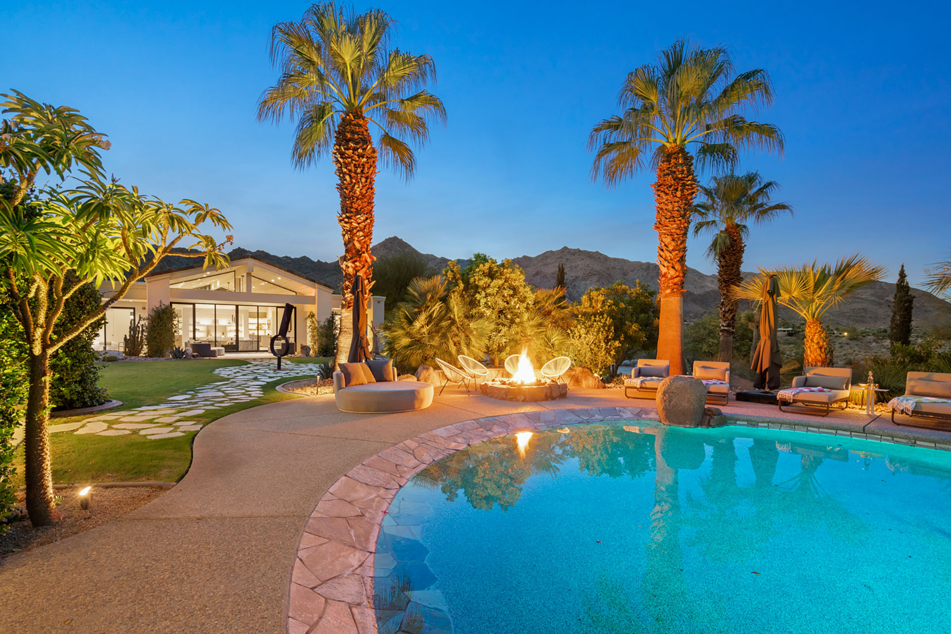 La Paz Estate 6300' 5 Acre Paradise, 360 Views! | Photo 13
