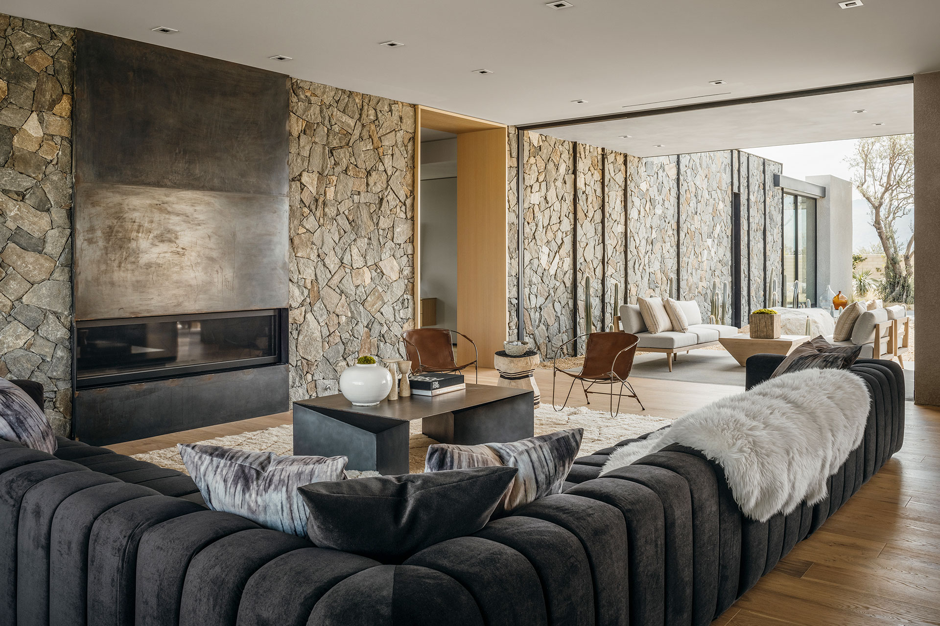 Echo Estate 4000' Architectural Masterpiece w/ 4 Luxury Suites | Photo 11