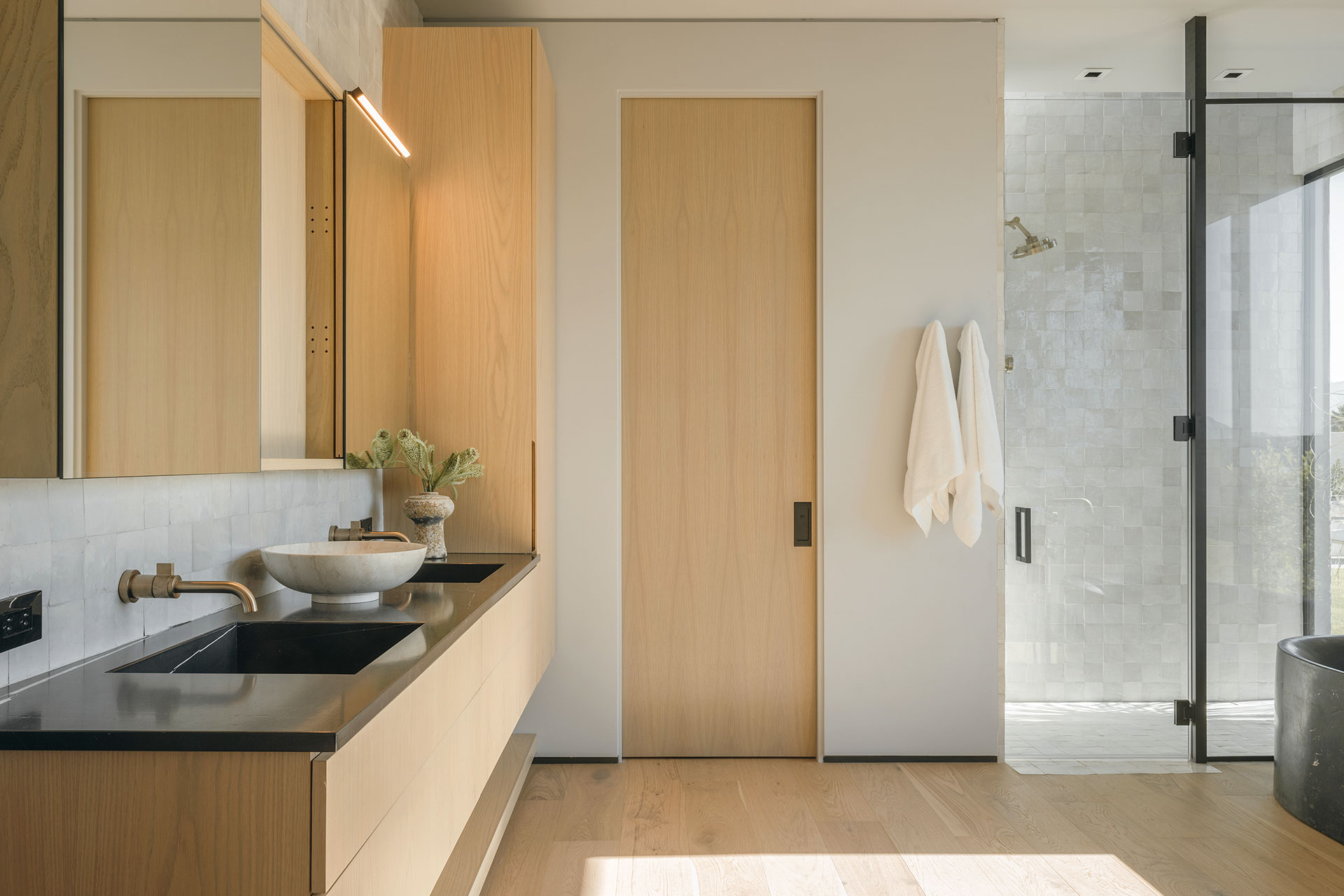 Echo Estate 4000' Architectural Masterpiece w/ 4 Luxury Suites | Photo 22