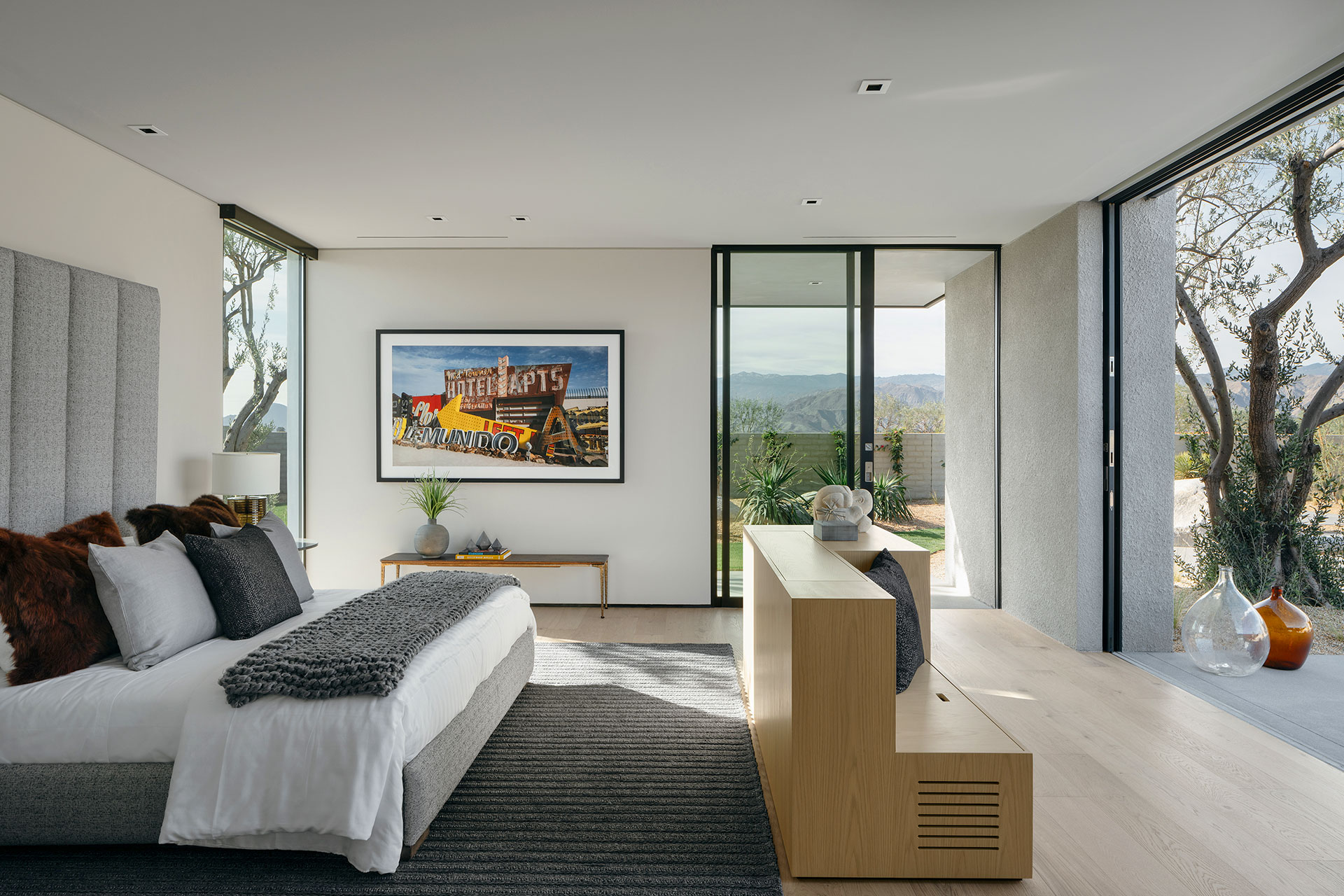 Echo Estate 4000' Architectural Masterpiece w/ 4 Luxury Suites | Photo 17