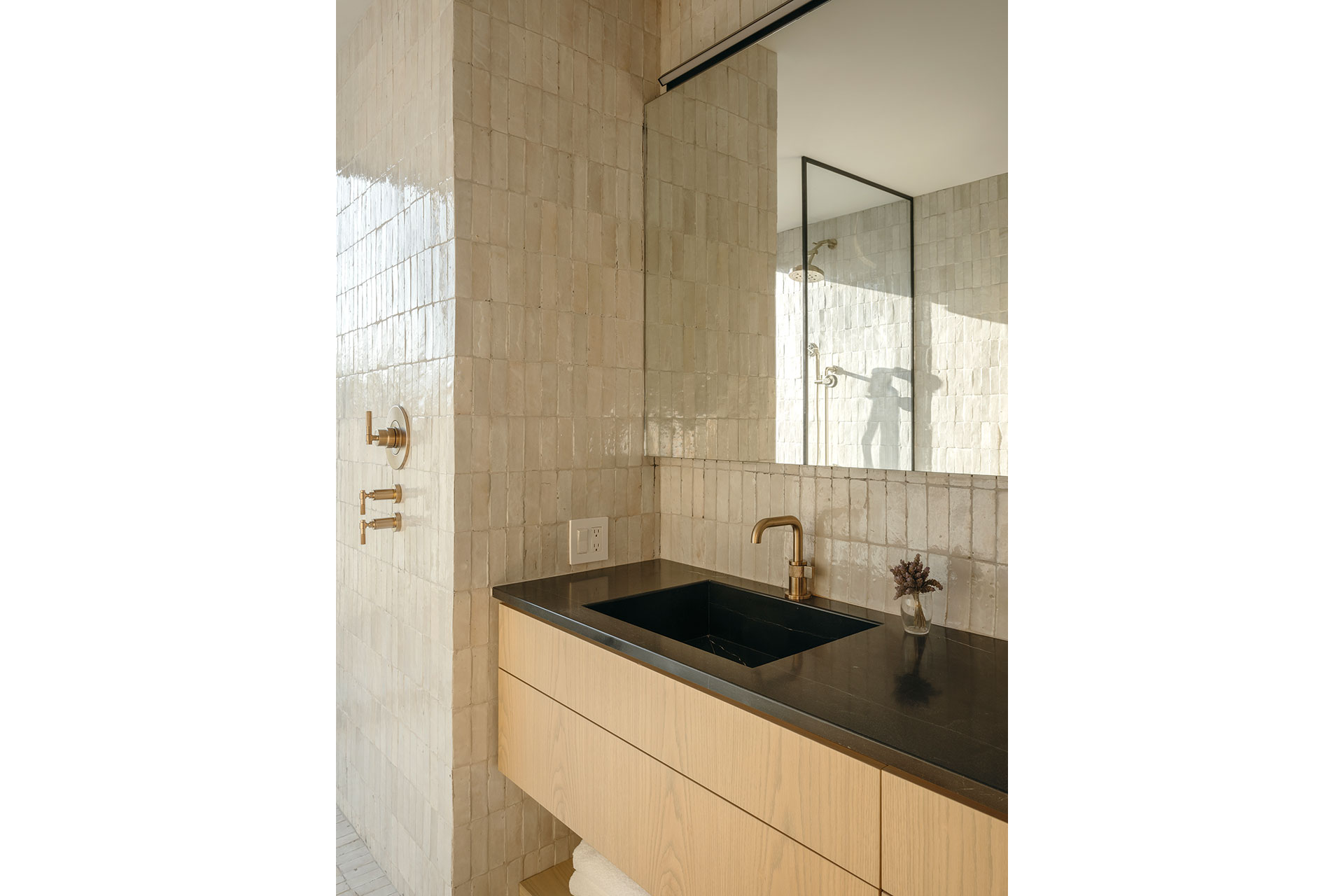 Echo Estate 4000' Architectural Masterpiece w/ 4 Luxury Suites | Photo 27