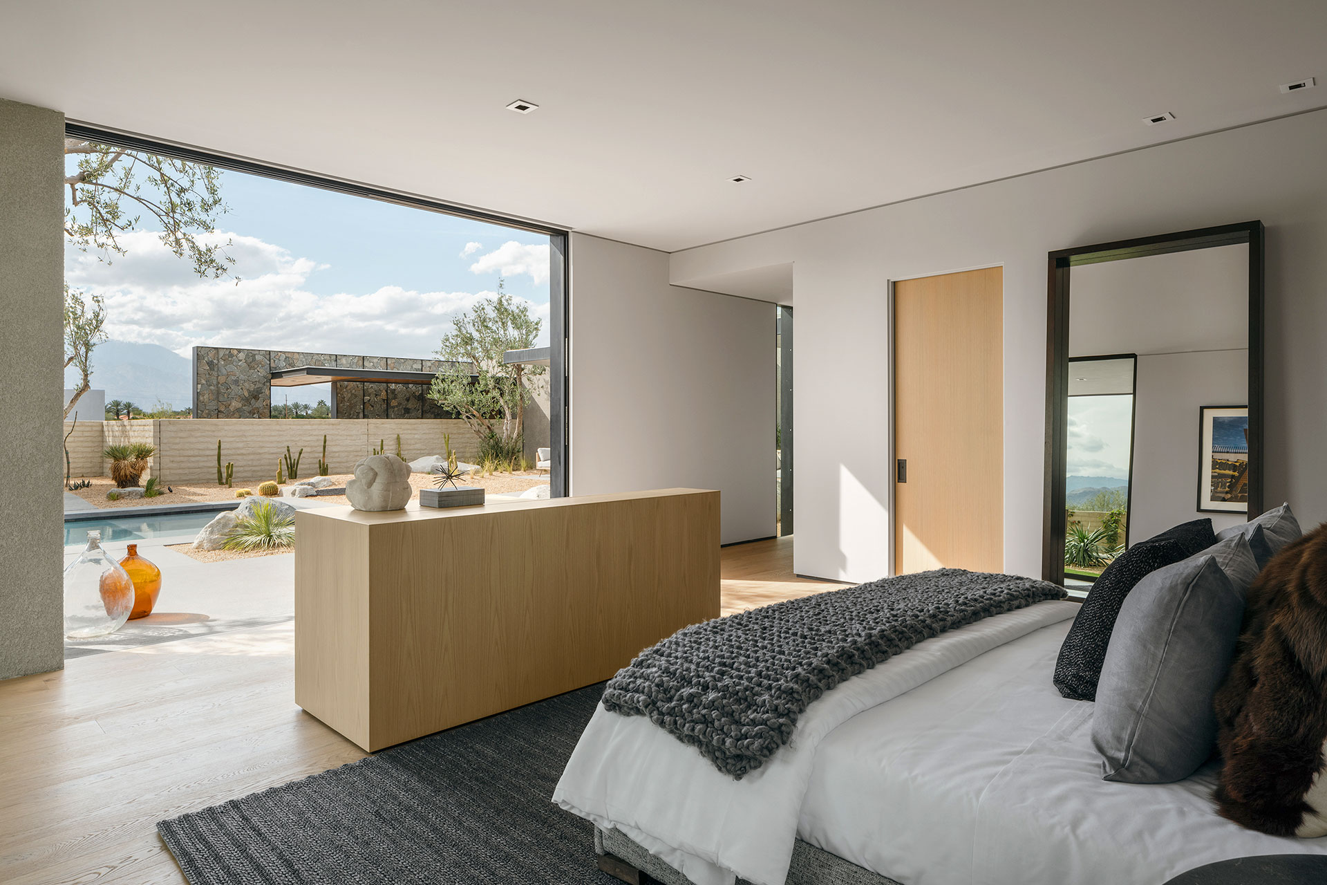 Echo Estate 4000' Architectural Masterpiece w/ 4 Luxury Suites | Photo 18