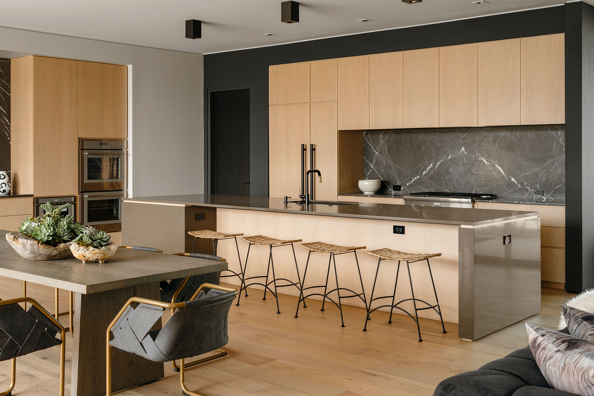 Echo Estate 4000' Architectural Masterpiece w/ 4 Luxury Suites | Photo 13