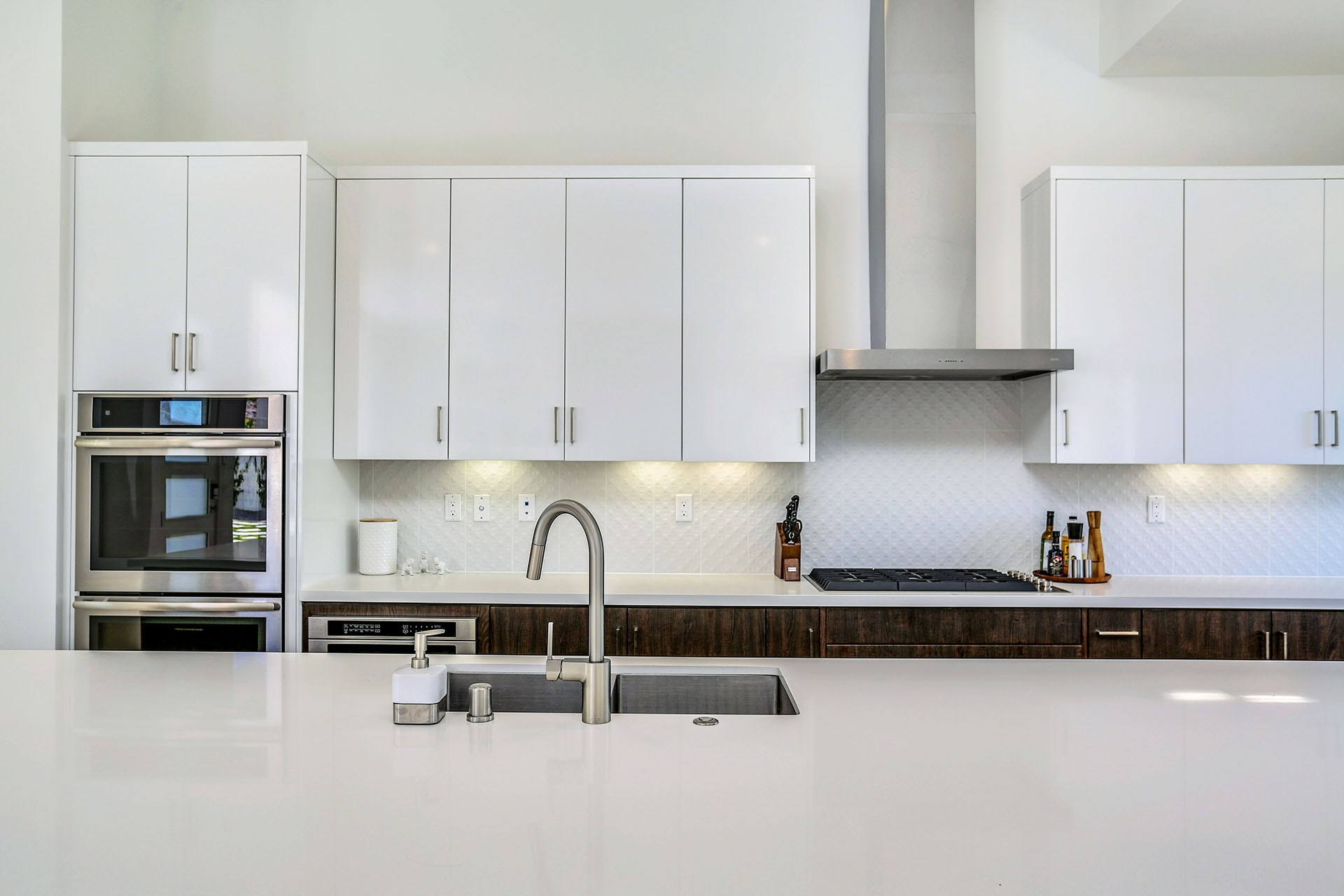 Blue Skye Modern 4 Suites, Mid Mod Inspired Pool Pad! | Photo 15