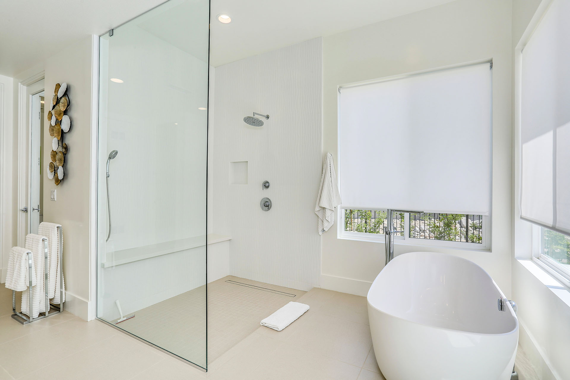 Blue Skye Modern 4 Suites, Mid Mod Inspired Pool Pad! | Photo 29