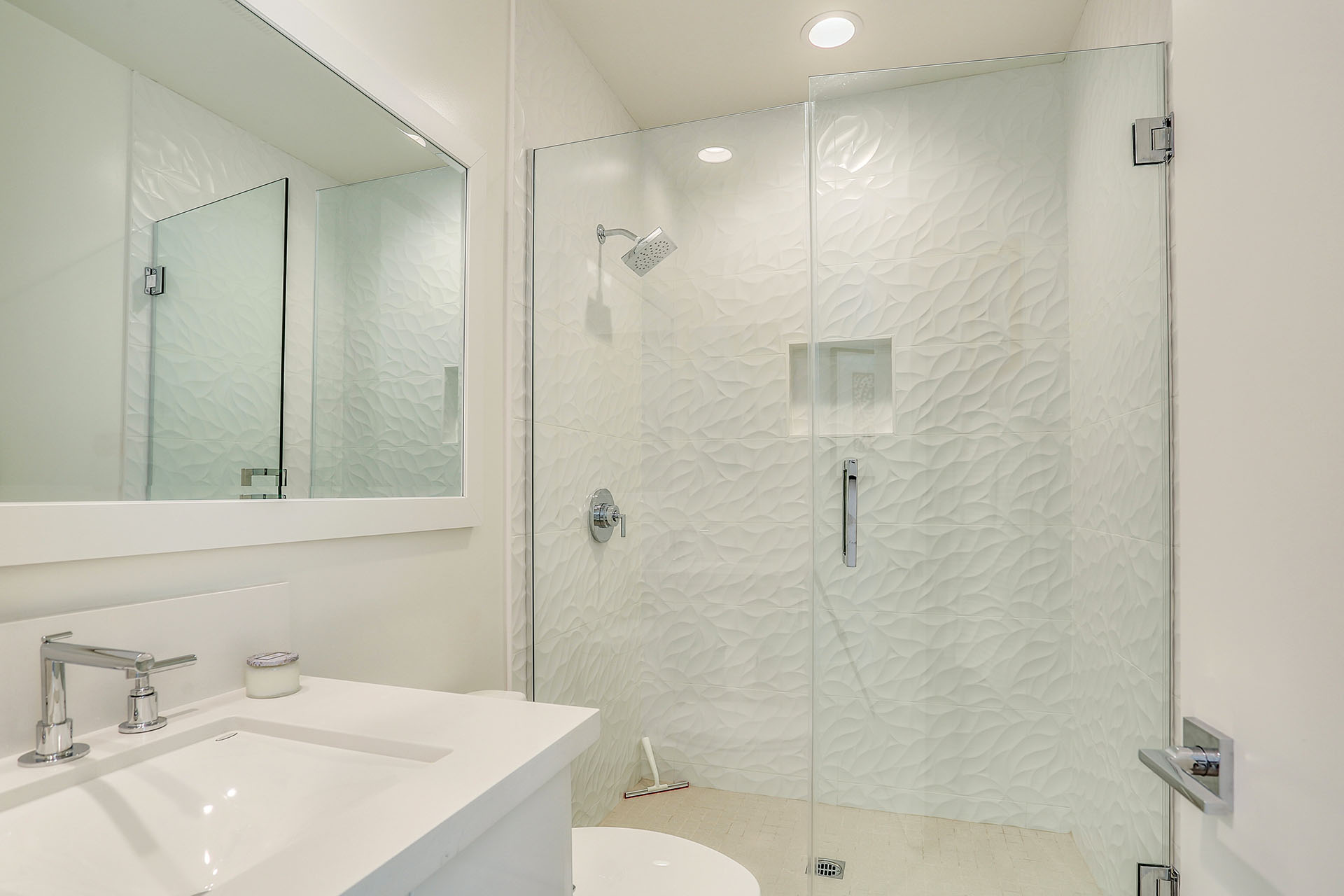 Blue Skye Modern 4 Suites, Mid Mod Inspired Pool Pad! | Photo 32