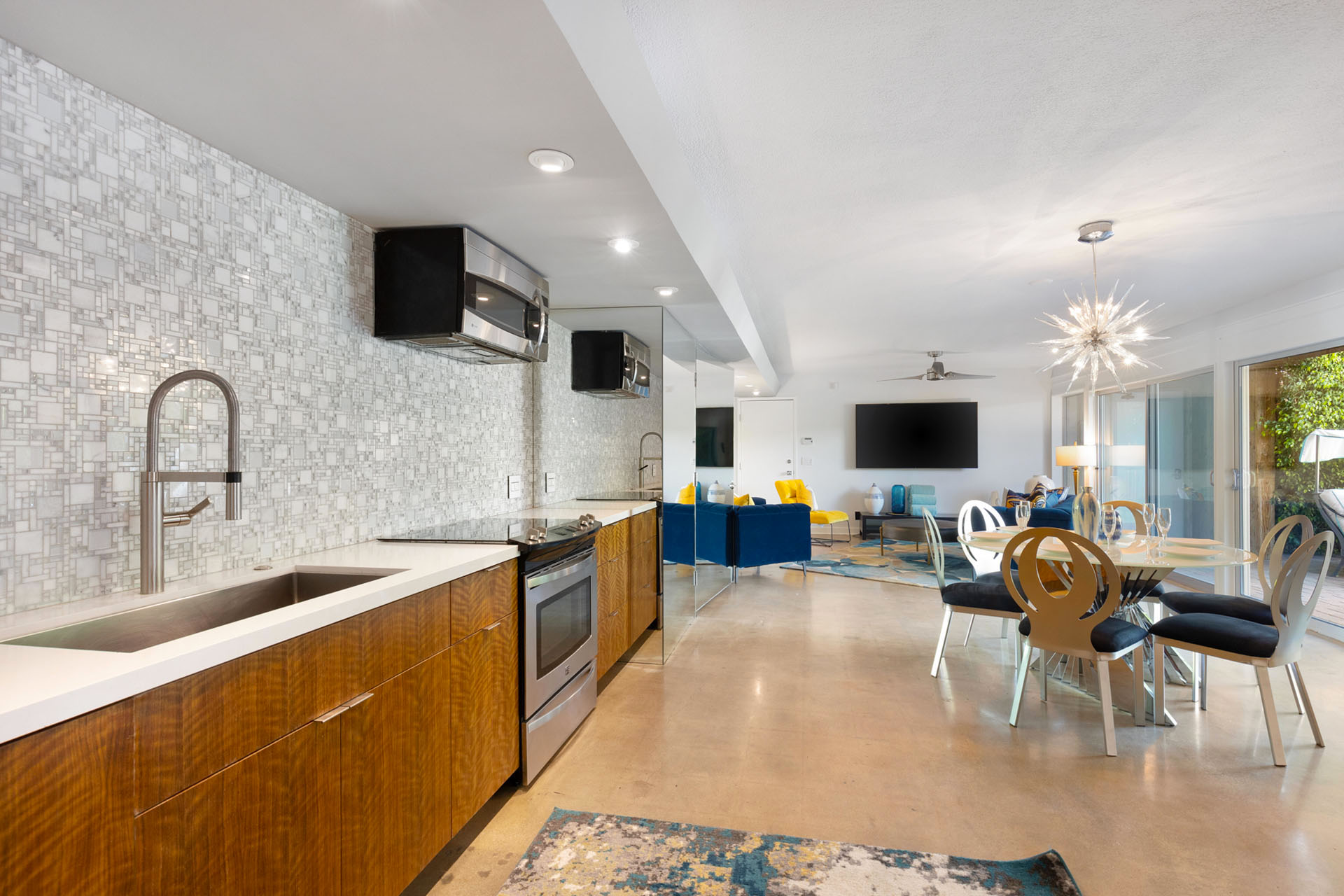 Joplin House on Janis Street A Palm Springs Poolside Paradise! | Photo 31