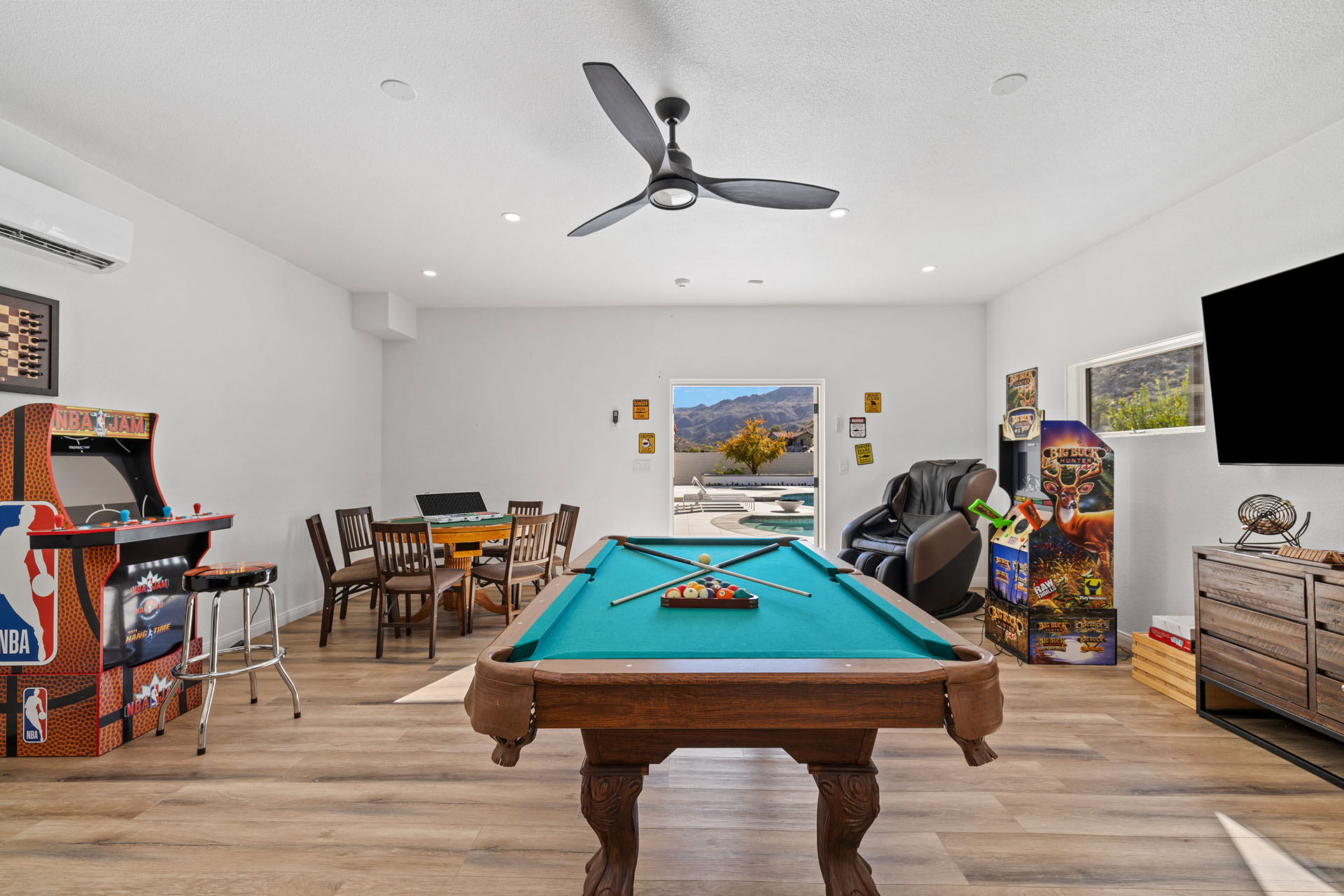 Ridgeview 6 BR, 3 Acres, Pool, Spa, Firepits | Photo 6