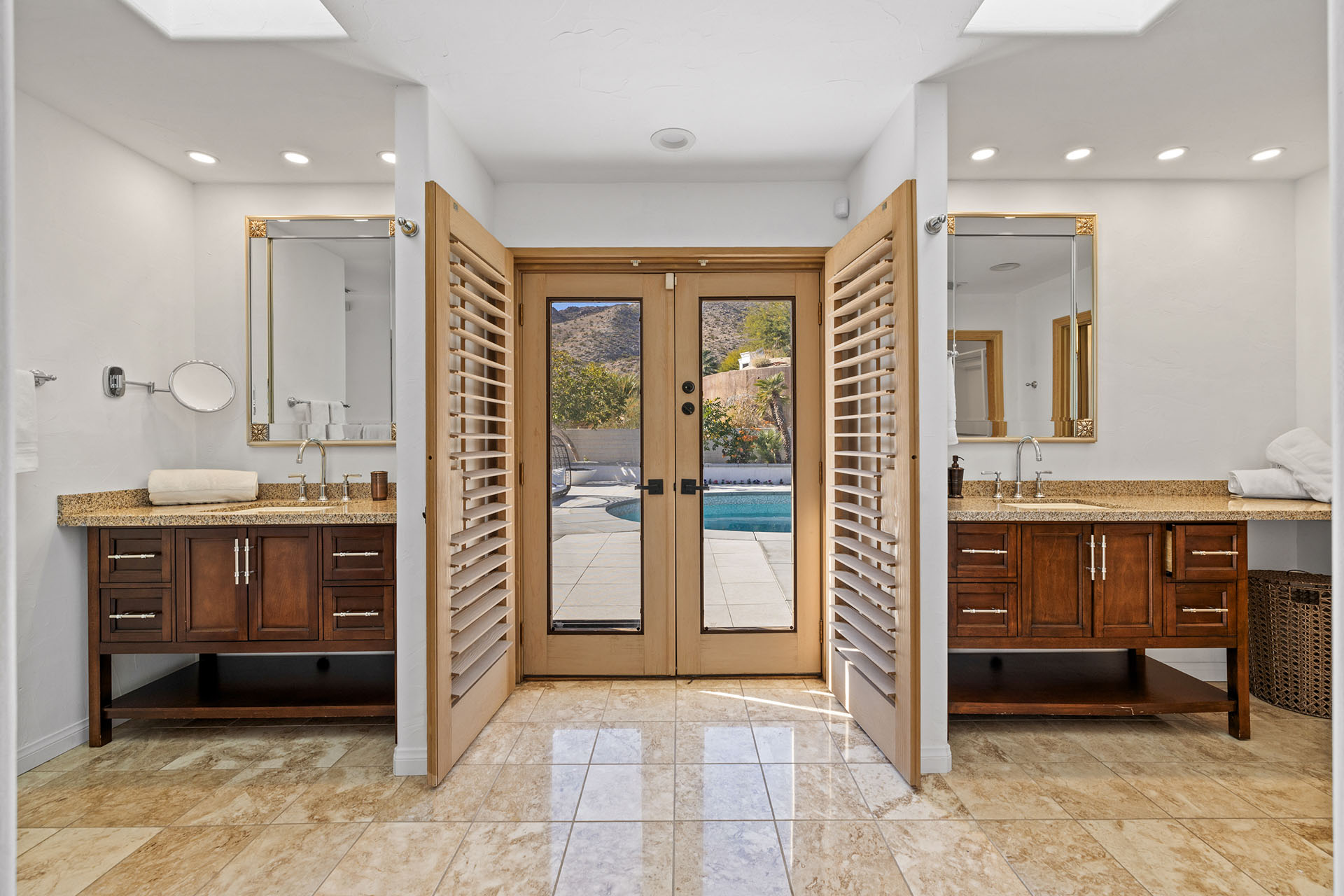 Ridgeview 6 BR, 3 Acres, Pool, Spa, Firepits | Photo 31