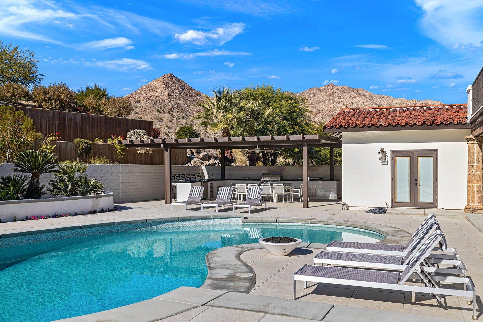 Ridgeview 6 BR, 3 Acres, Pool, Spa, Firepits | Photo 9