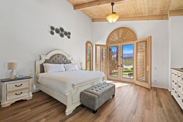 Ridgeview 6 BR, 3 Acres, Pool, Spa, Firepits 4