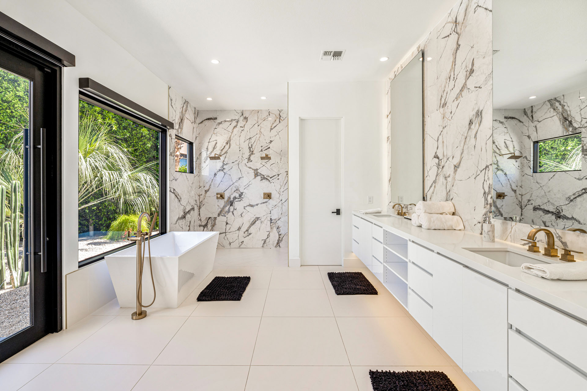 Silver Sun Stunning 4 Bedroom Estate on 1/3 Acre | Photo 41