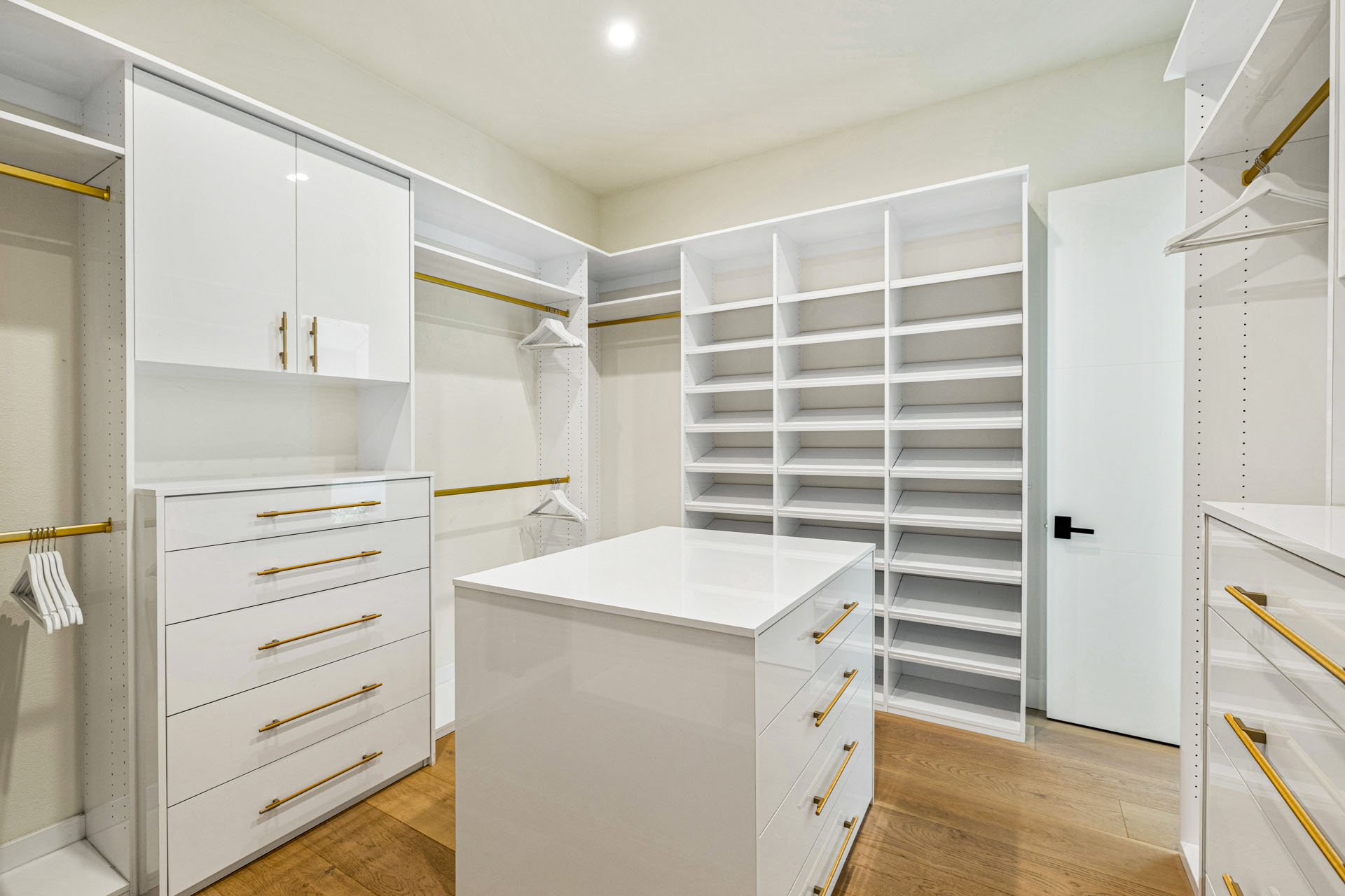 Silver Sun Stunning 4 Bedroom Estate on 1/3 Acre | Photo 40