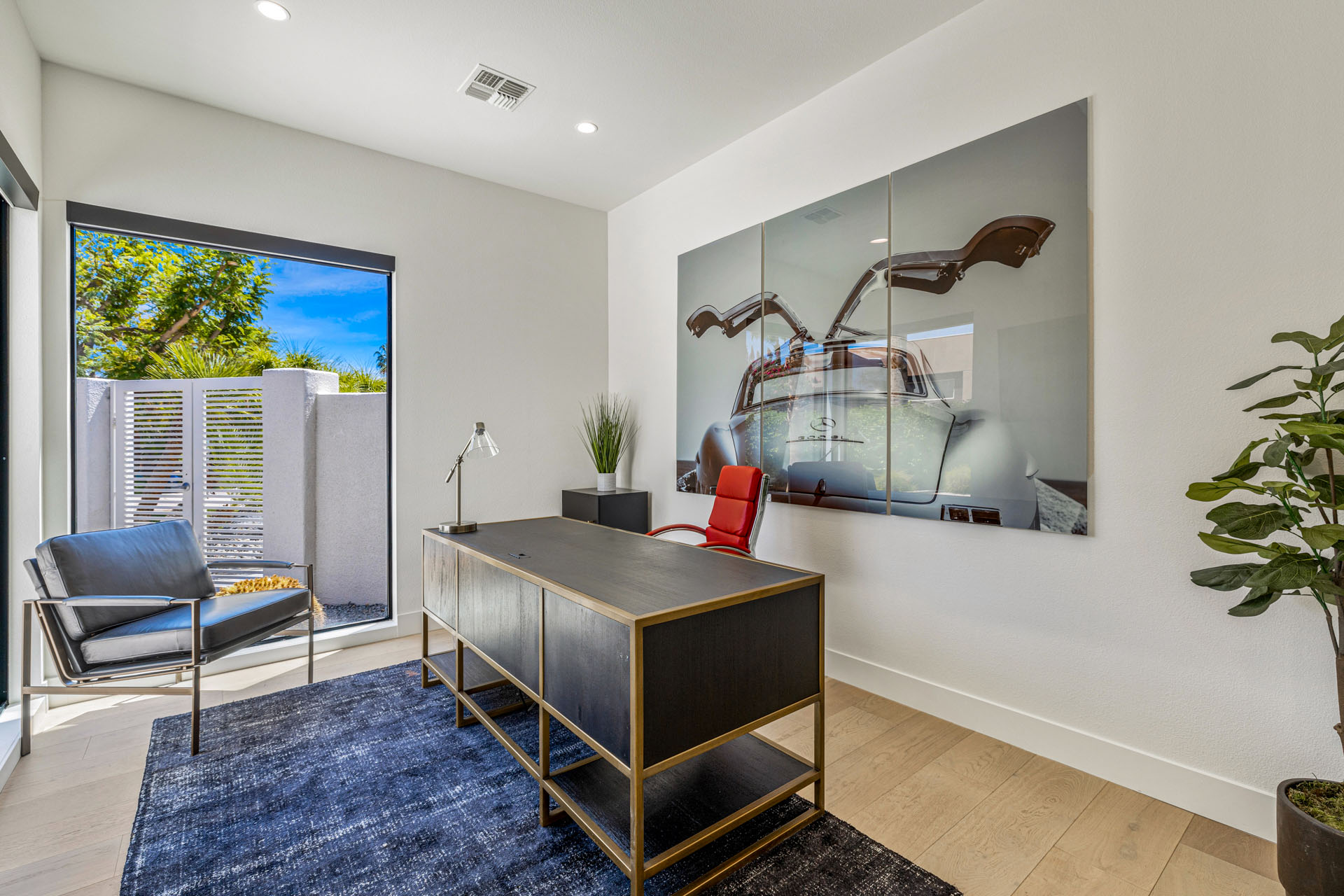 Silver Sun Stunning 4 Bedroom Estate on 1/3 Acre | Photo 32