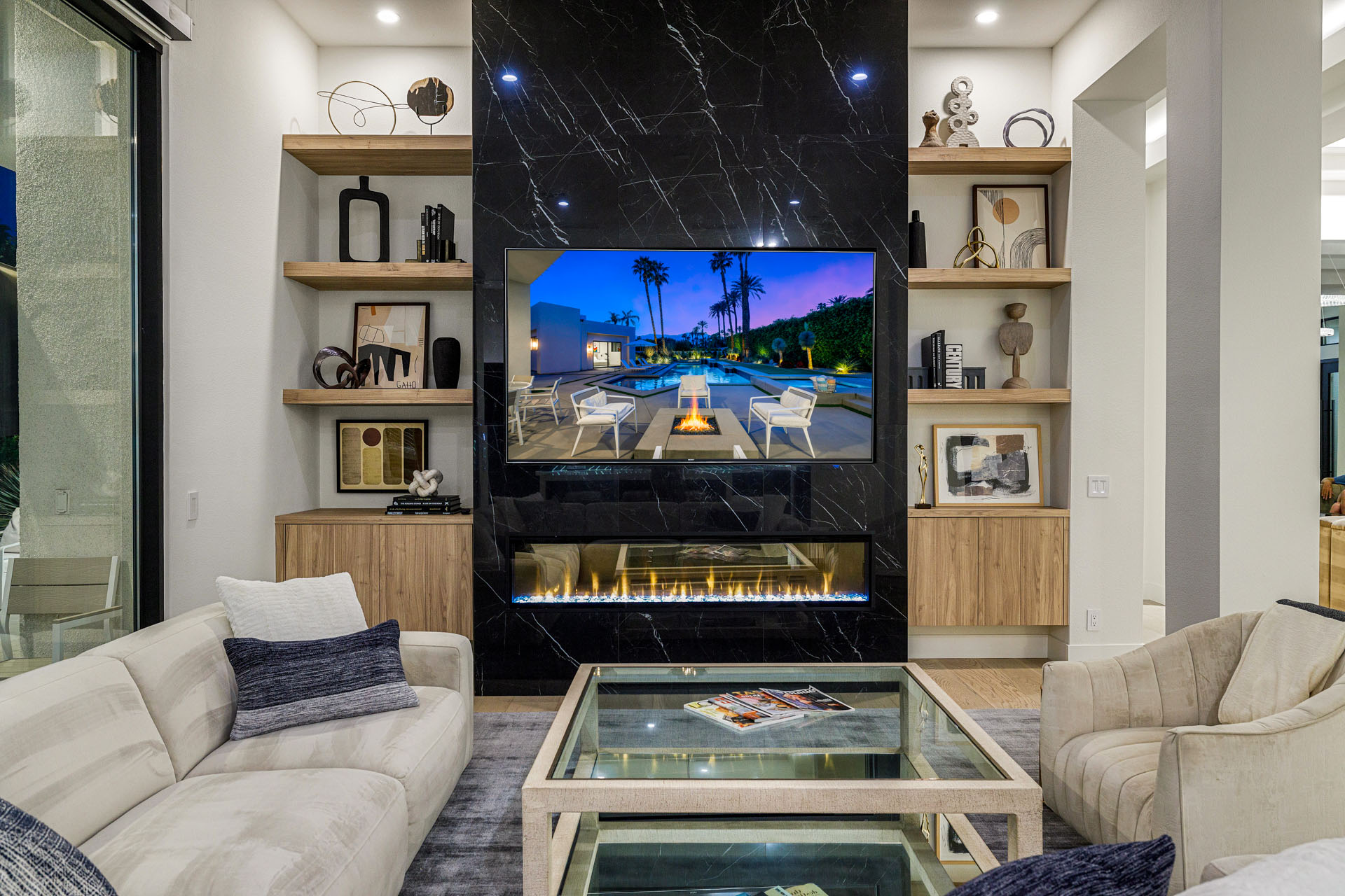 Silver Sun Stunning 4 Bedroom Estate on 1/3 Acre | Photo 16