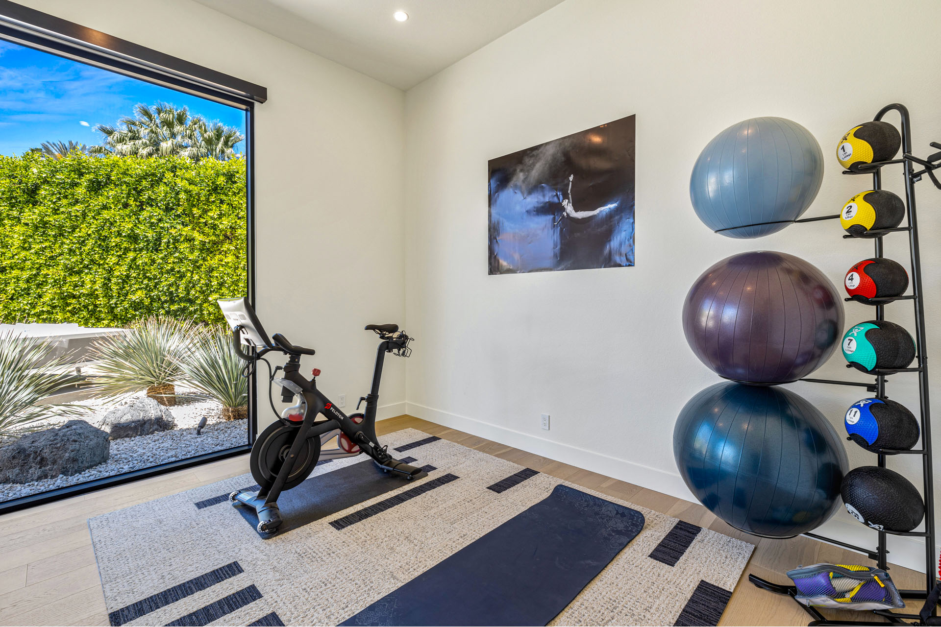 Silver Sun Stunning 4 Bedroom Estate on 1/3 Acre | Photo 39