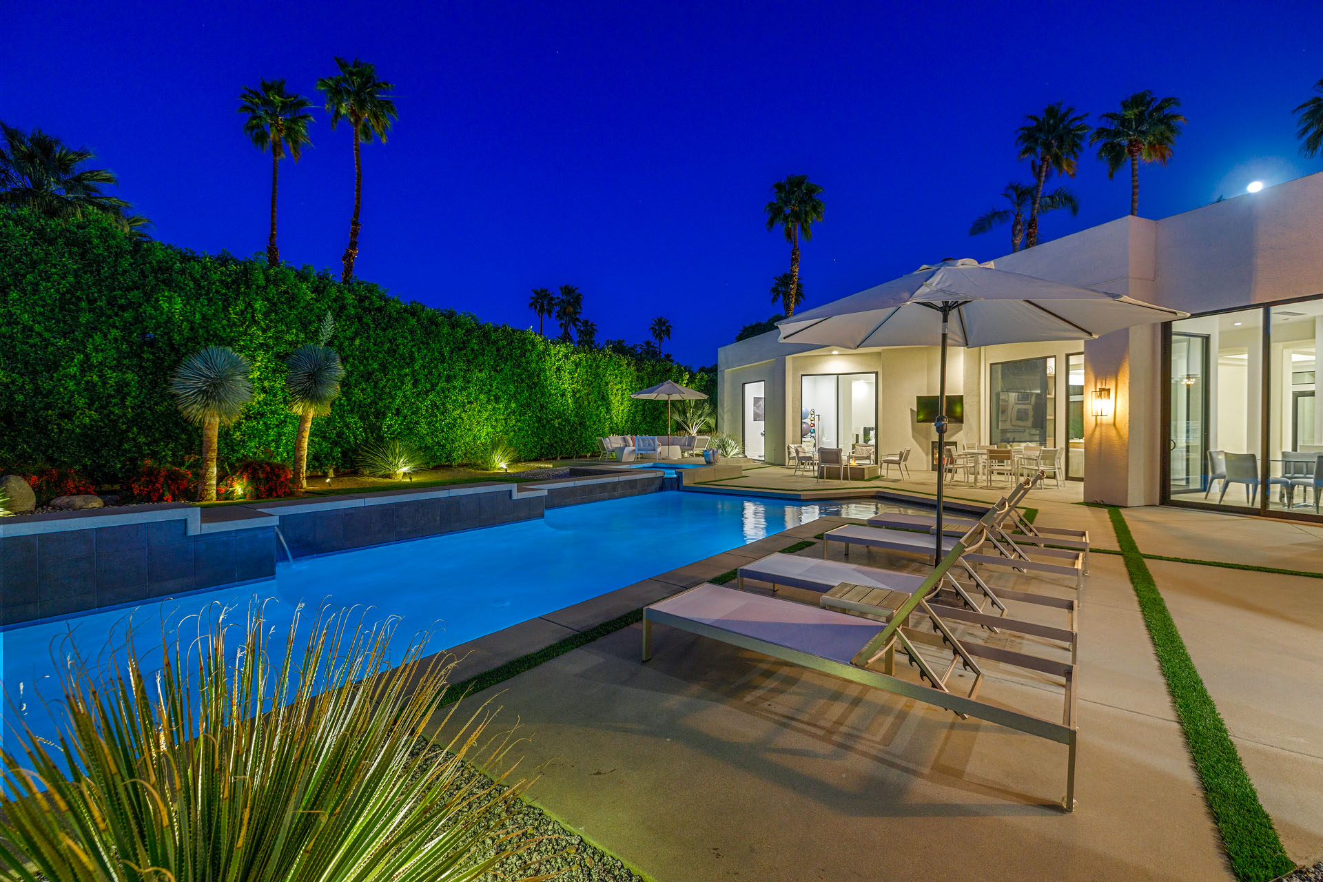 Silver Sun Stunning 4 Bedroom Estate on 1/3 Acre | Photo 11