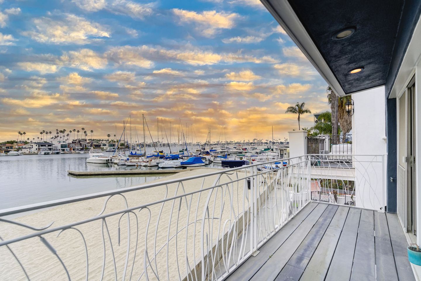 Bay Shore, The Peninsula, Long Beach vacation rental, photo 1