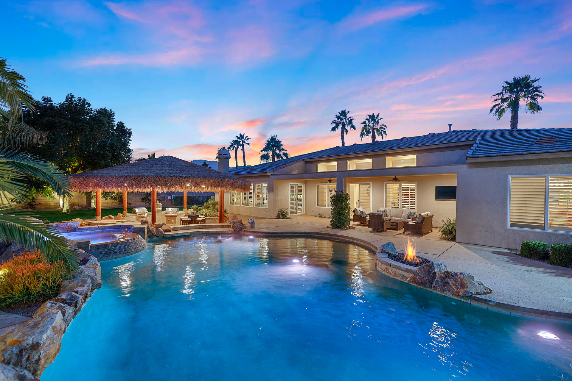 Endless Summer Swim up bar, waterslide & more! | Photo 44