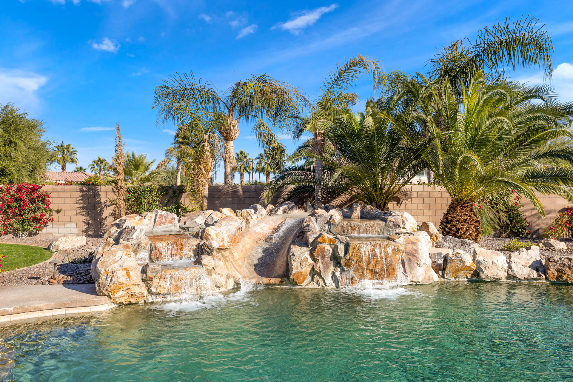 Endless Summer Swim up bar, waterslide & more! | Photo 8