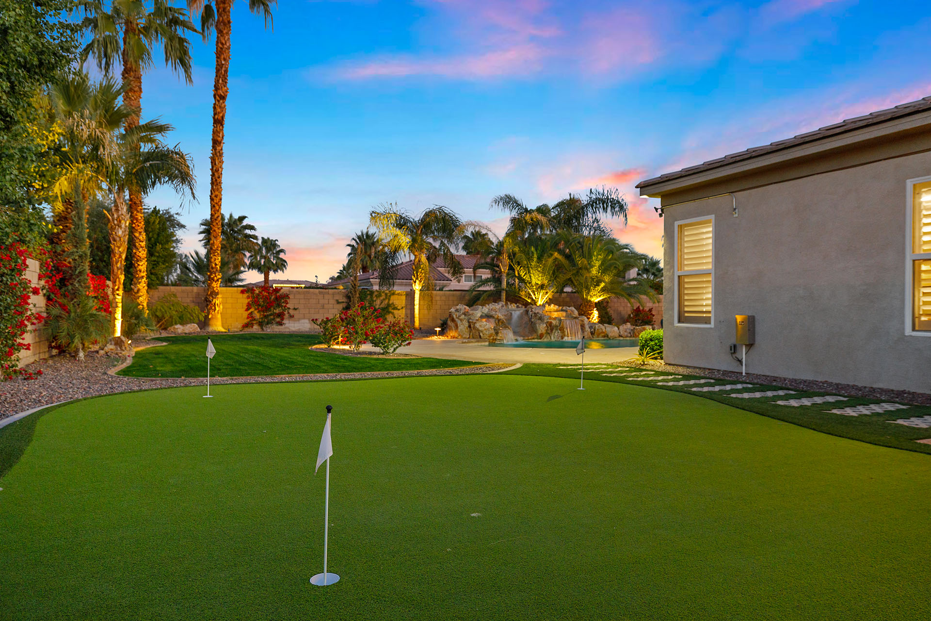 Endless Summer Swim up bar, waterslide & more! | Photo 11