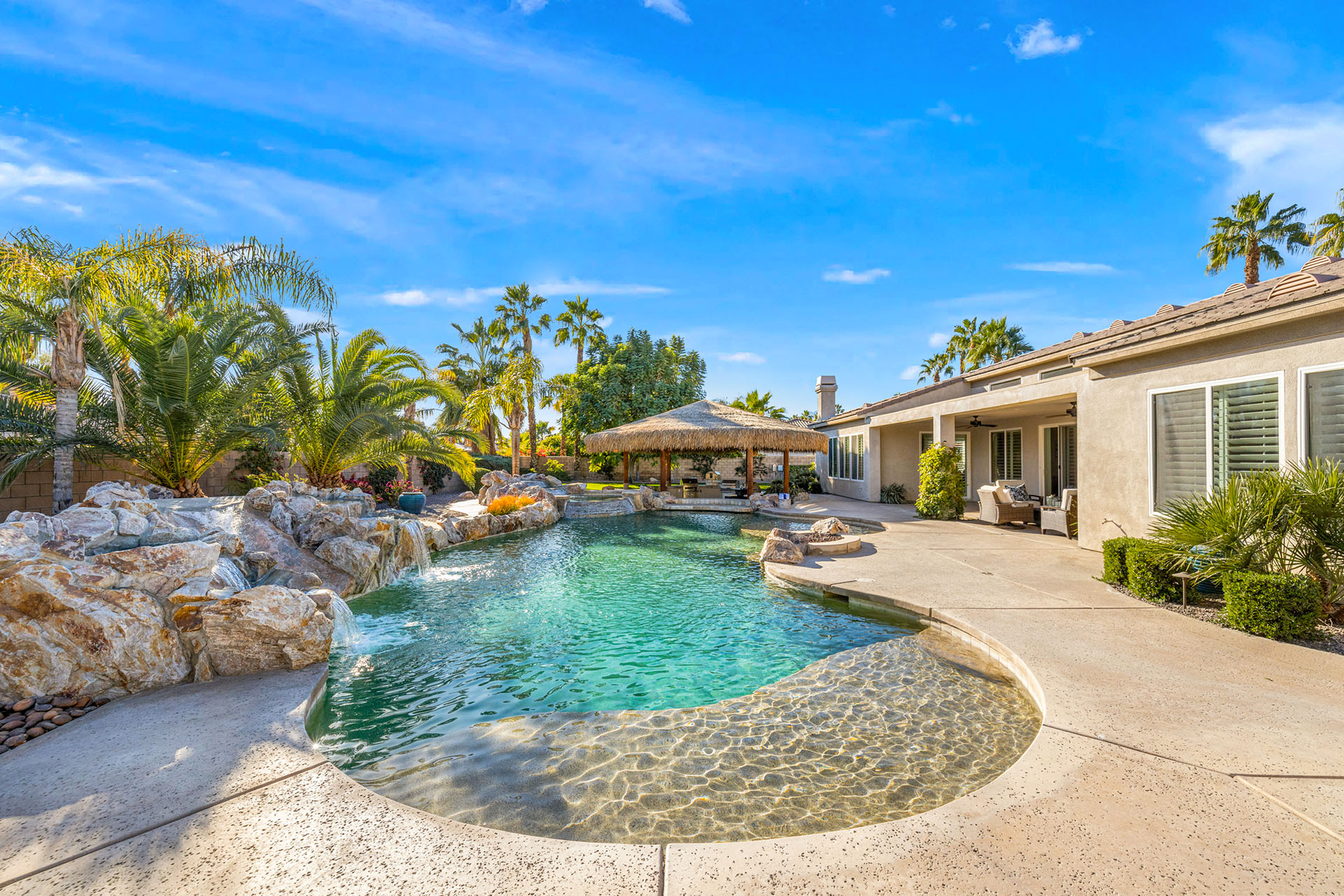 Endless Summer Swim up bar, waterslide & more! | Photo 41