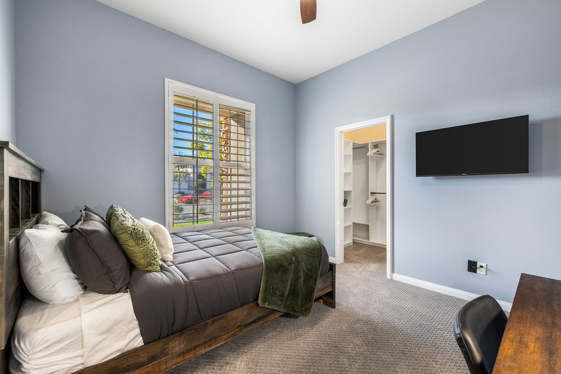 Endless Summer Swim up bar, waterslide & more! | Photo 31