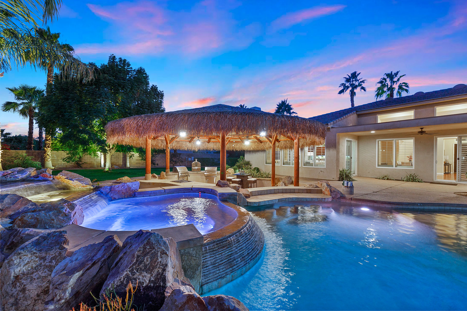 Endless Summer Swim up bar, waterslide & more! | Photo 46