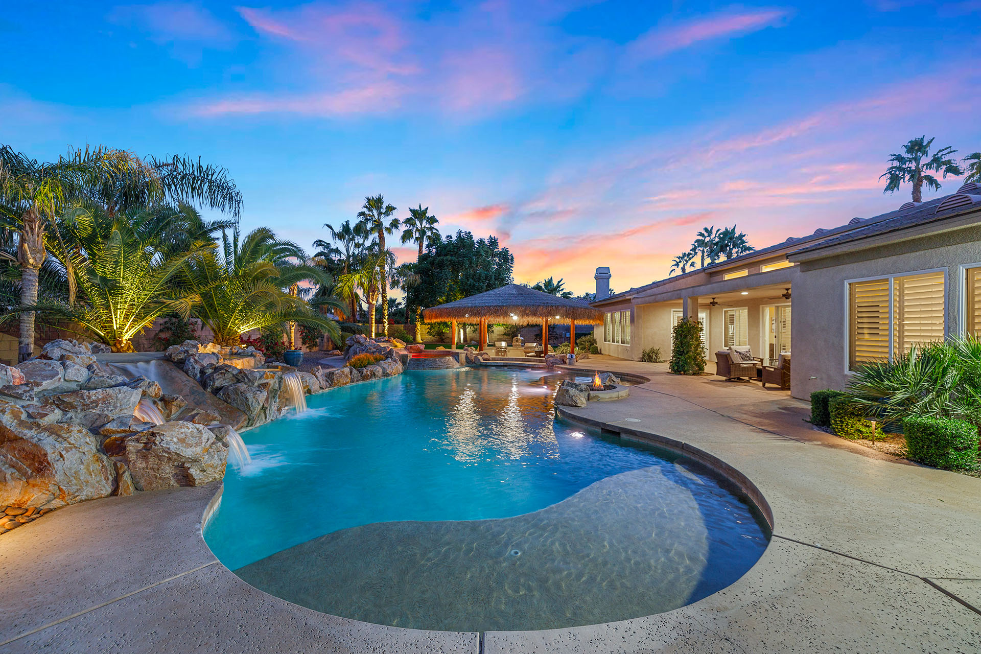 Endless Summer Swim up bar, waterslide & more! | Photo 47