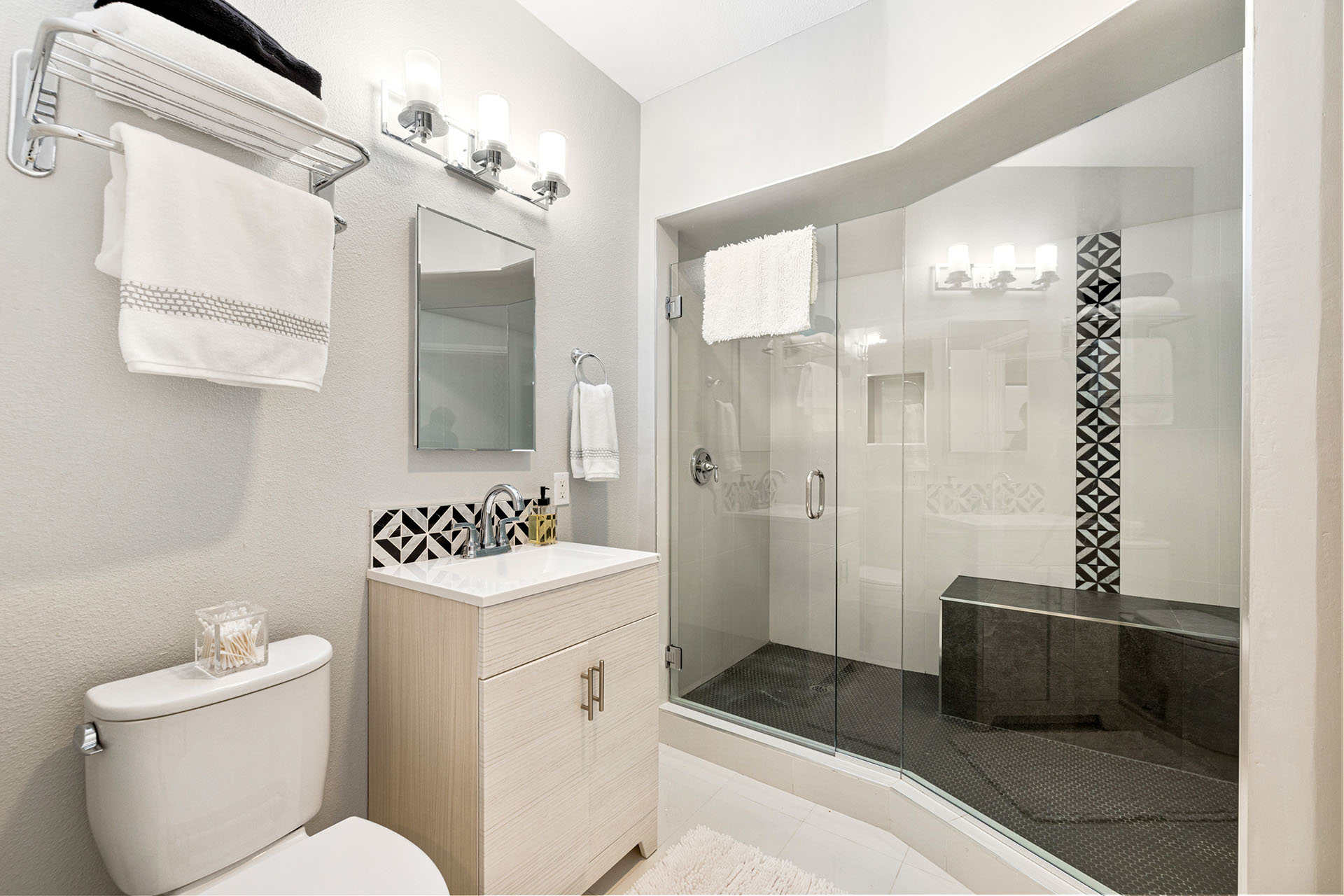 El Paseo Tennis Retreat 6 BR w/ Private Court | Photo 47