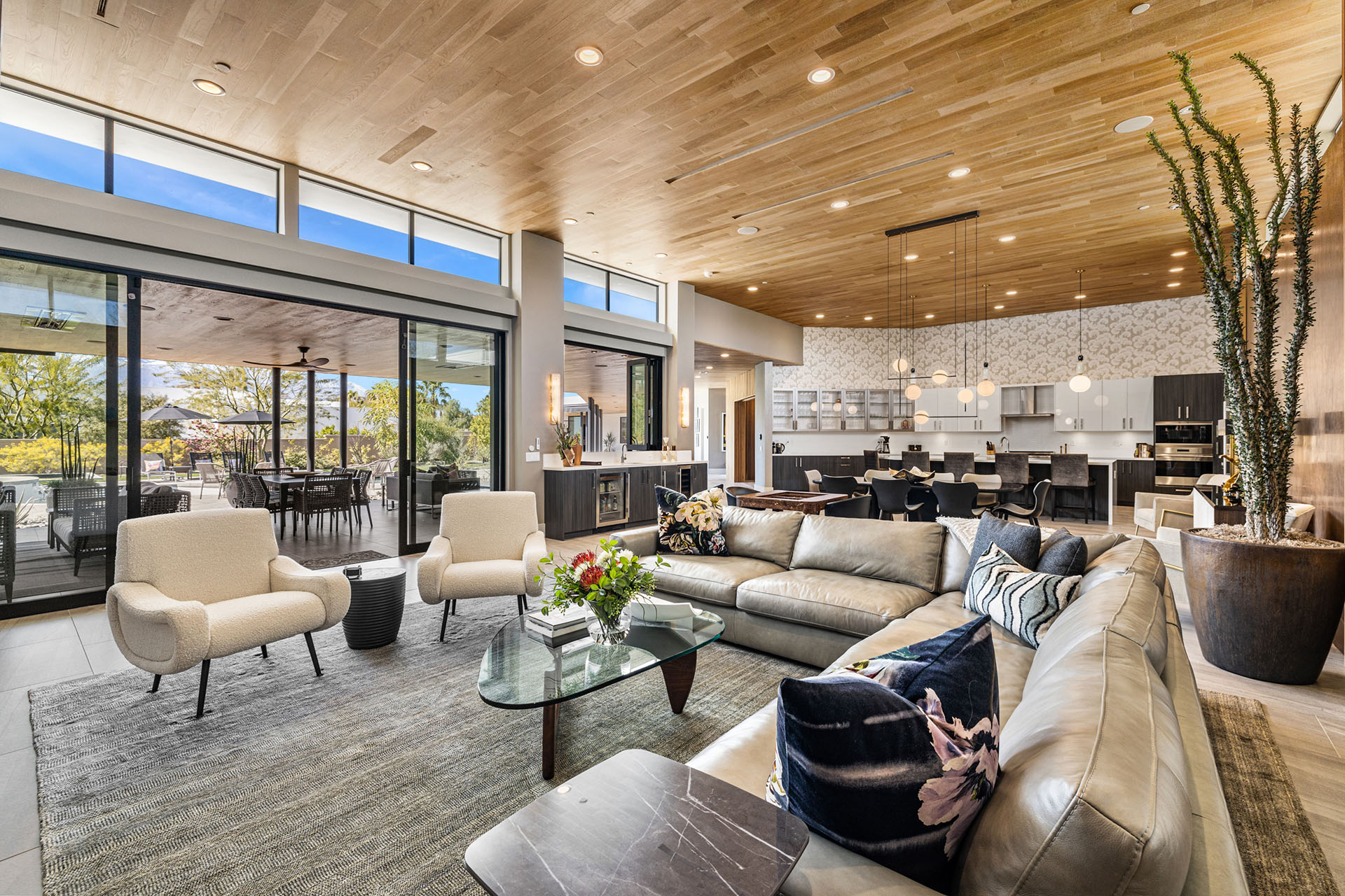 Sierra Vista 7 BR Estate w/ Pickleball! | Photo 2