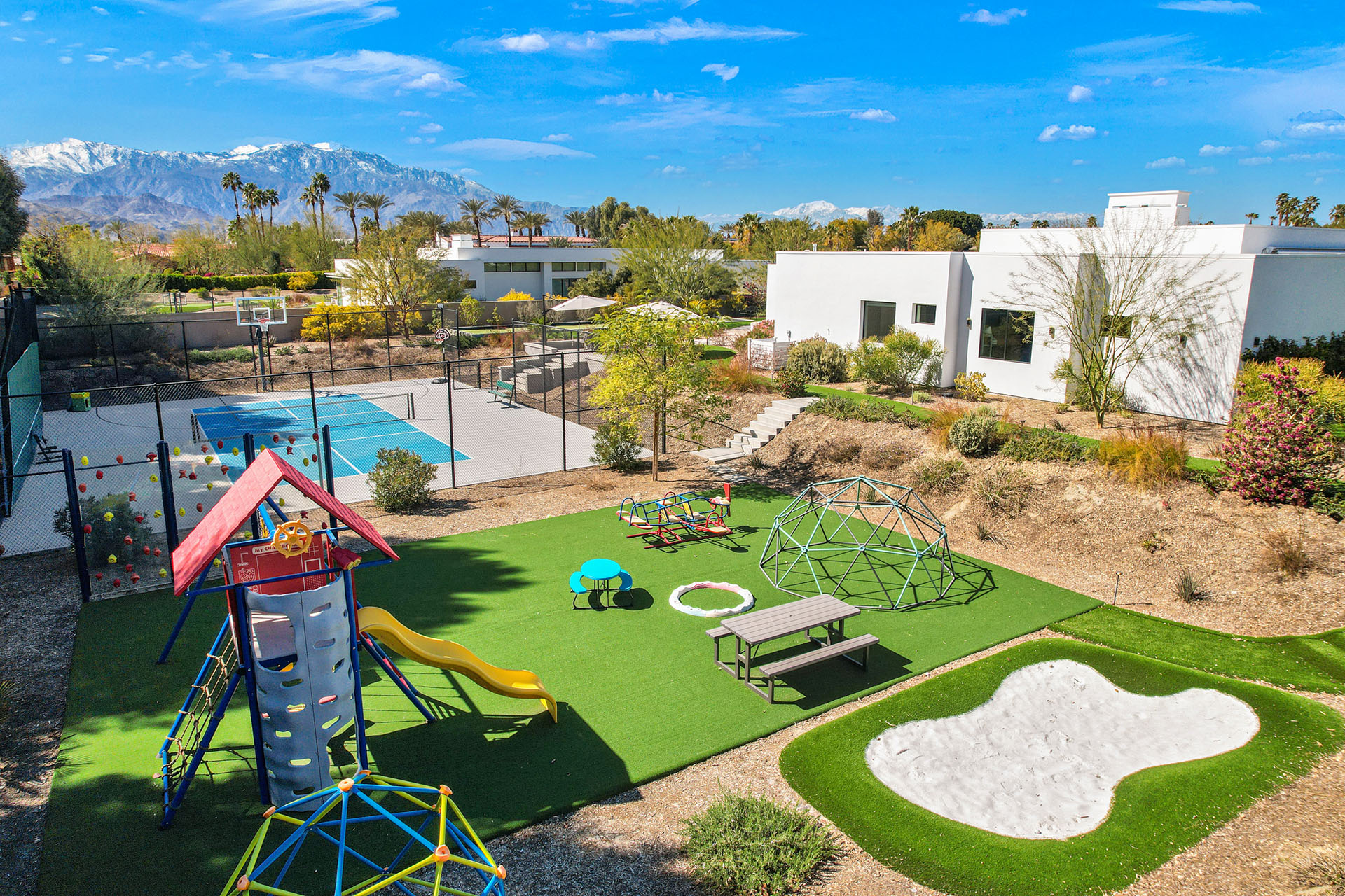 Sierra Vista 7 BR Estate w/ Pickleball! | Photo 9