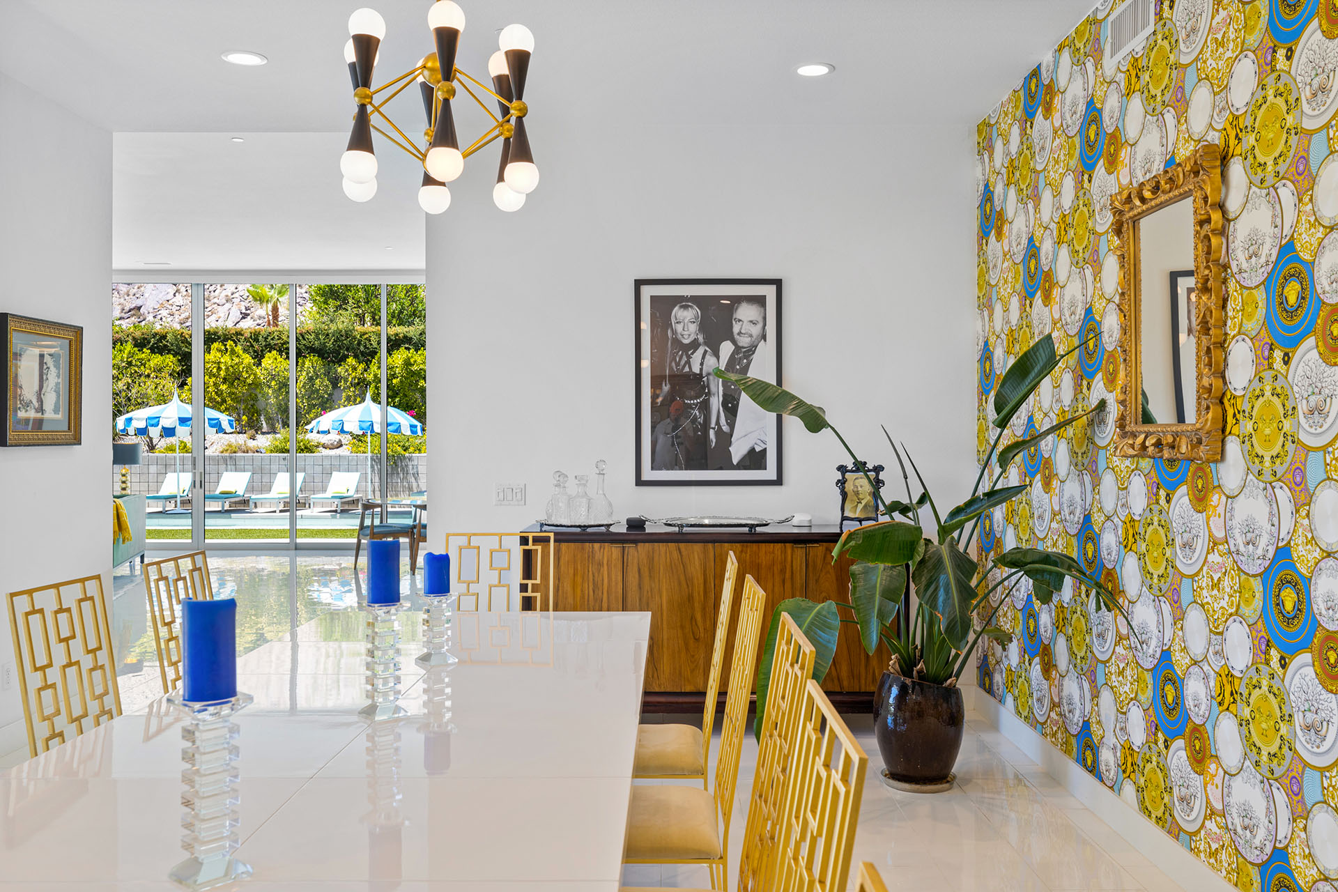 Cosmopolitan Glam getaway, walk to Palm Canyon! | Photo 14