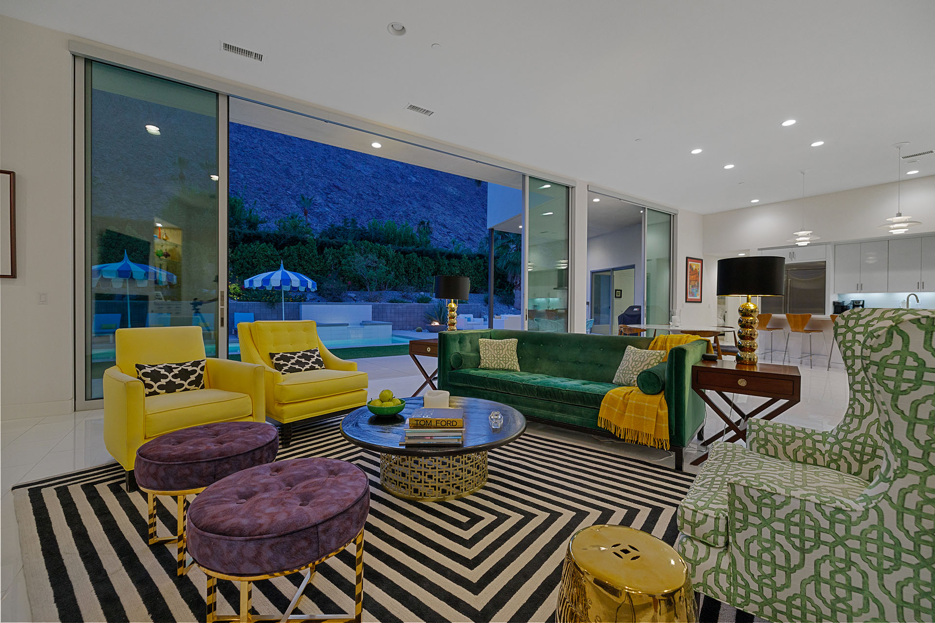 Cosmopolitan Glam getaway, walk to Palm Canyon! | Photo 31